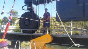 Big equipment to hoist the boat.