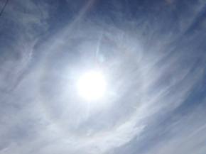 Ring around the sun predicts weather change