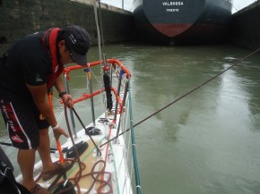 Han attaches the line that is thrown